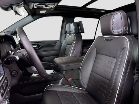 New 2026 GMC Yukon AT4 Ultimate w/ LPO, Floor Liner Package AWD/4WD image 21
