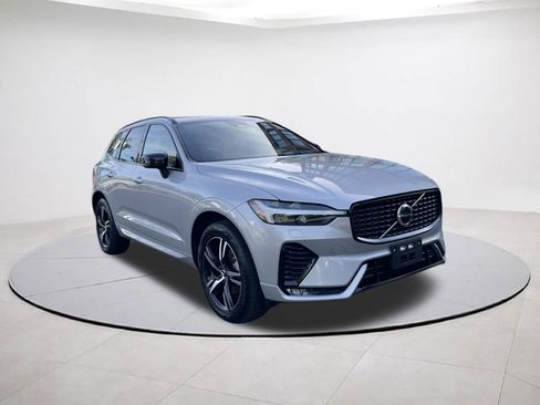 Used 2022 Volvo XC60 B5 R-Design image 1