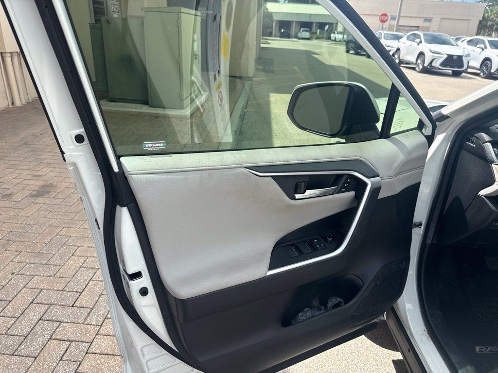 Used 2019 Toyota RAV4 Limited w/ Cold Weather Package FWD image 14