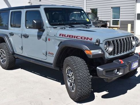 Used 2024 Jeep Wrangler Unlimited Rubicon w/ Convenience Group AWD/4WD image 3