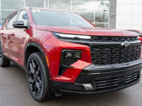 Used 2024 Chevrolet Traverse RS w/ LPO, Floor Liner Package image 4