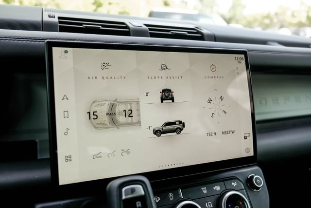 New 2026 Land Rover Defender 110 X-Dynamic SE AWD/4WD image 39