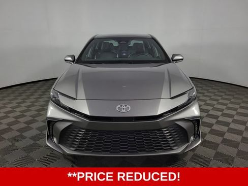 Used 2025 Toyota Camry SE w/ Convenience Package FWD image 2
