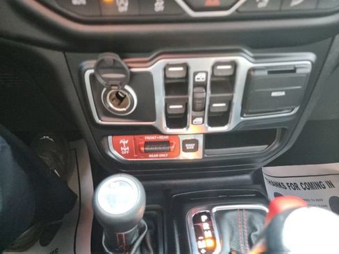 Used 2020 Jeep Wrangler Unlimited Rubicon AWD/4WD image 27