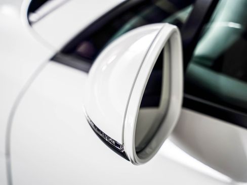 Certified 2020 Porsche Macan AWD/4WD image 27