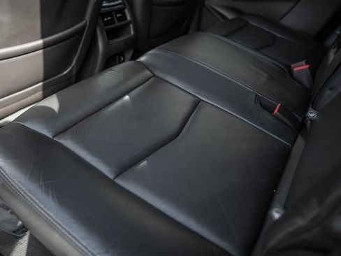 Used 2018 Cadillac XT5 Premium Luxury image 38