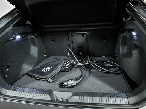 Used 2023 Volkswagen ID.4 Pro S AWD/4WD image 9