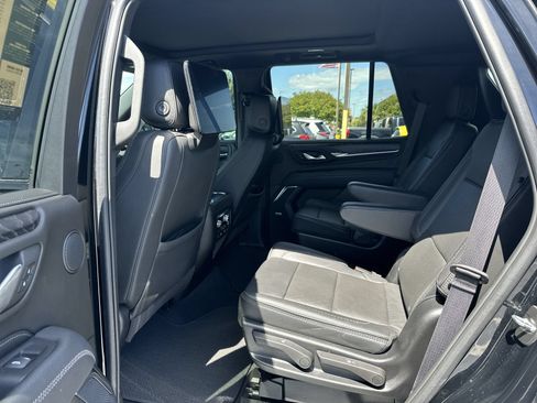 Used 2024 GMC Yukon Denali w/ Denali Reserve Package AWD/4WD image 31