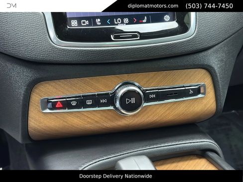 Used 2024 Volvo XC90 B6 Plus image 27