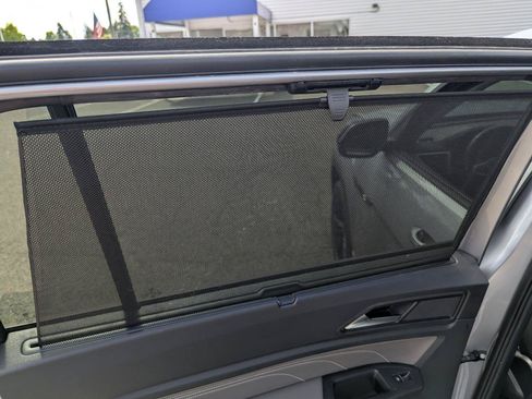 Used 2023 Volkswagen Atlas SEL R-Line AWD/4WD image 30