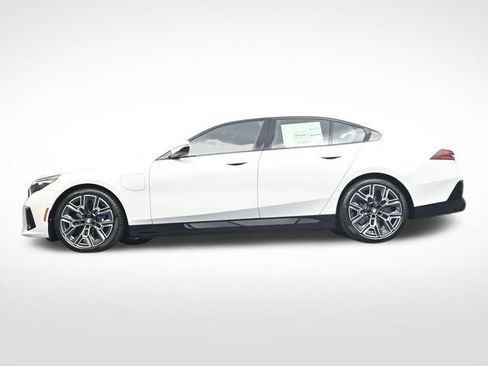 New 2027 BMW 550e xDrive AWD/4WD image 39