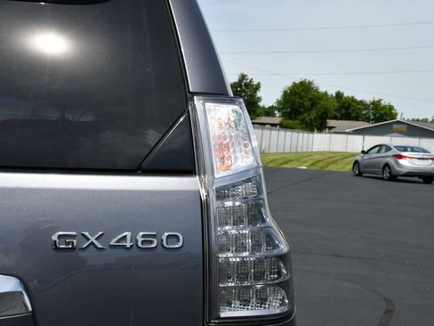 Used 2016 Lexus GX 460 w/ Premium Package AWD/4WD image 31