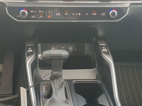 New 2026 Kia Sorento EX w/ EX Premium Package FWD image 18