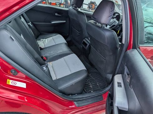 Used 2014 Toyota Camry SE FWD image 17