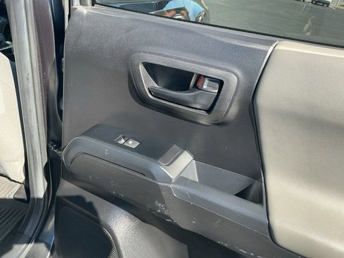 Used 2022 Toyota Tacoma SR image 26