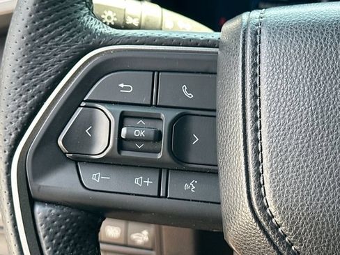 Used 2025 Toyota Tundra Limited AWD/4WD image 22
