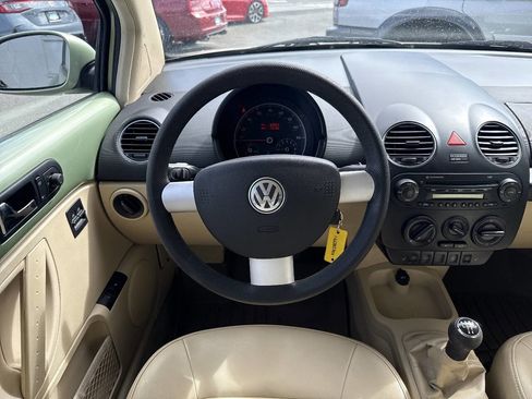 Used 2008 Volkswagen Beetle S image 17