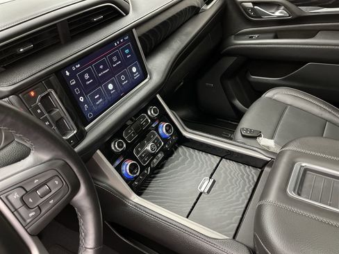 Certified 2024 GMC Yukon XL Denali w/ Advanced Technology Package AWD/4WD image 21