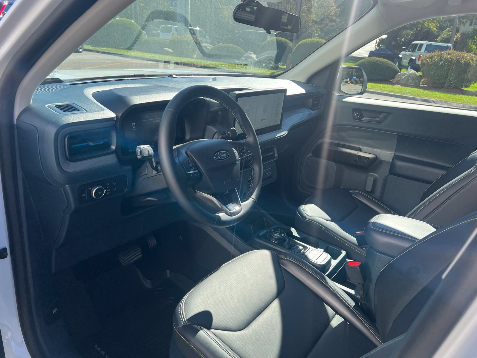 Used 2025 Ford Maverick Lobo AWD/4WD image 16