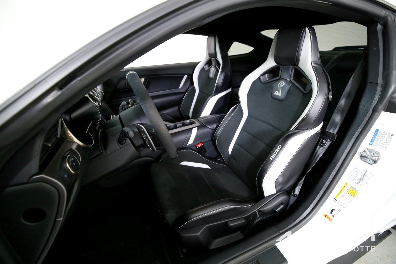 Used 2021 Ford Mustang Shelby GT500 w/ Technology Package RWD image 11