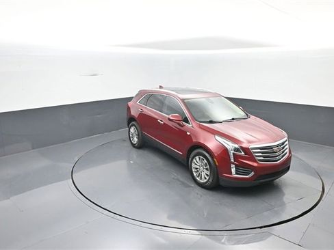 Used 2018 Cadillac XT5 Luxury w/ Driver Awareness Package image 19