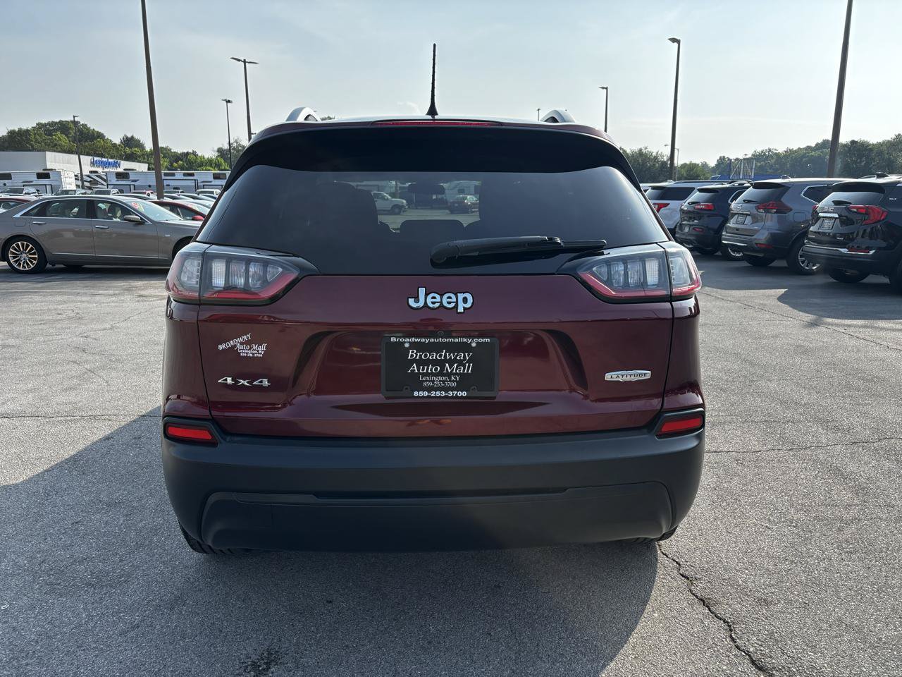 Used 2019 Jeep Cherokee Latitude w/ Popular Appearance Group AWD/4WD image 4