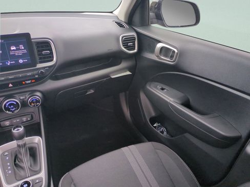 New 2026 Hyundai Venue SEL FWD image 17