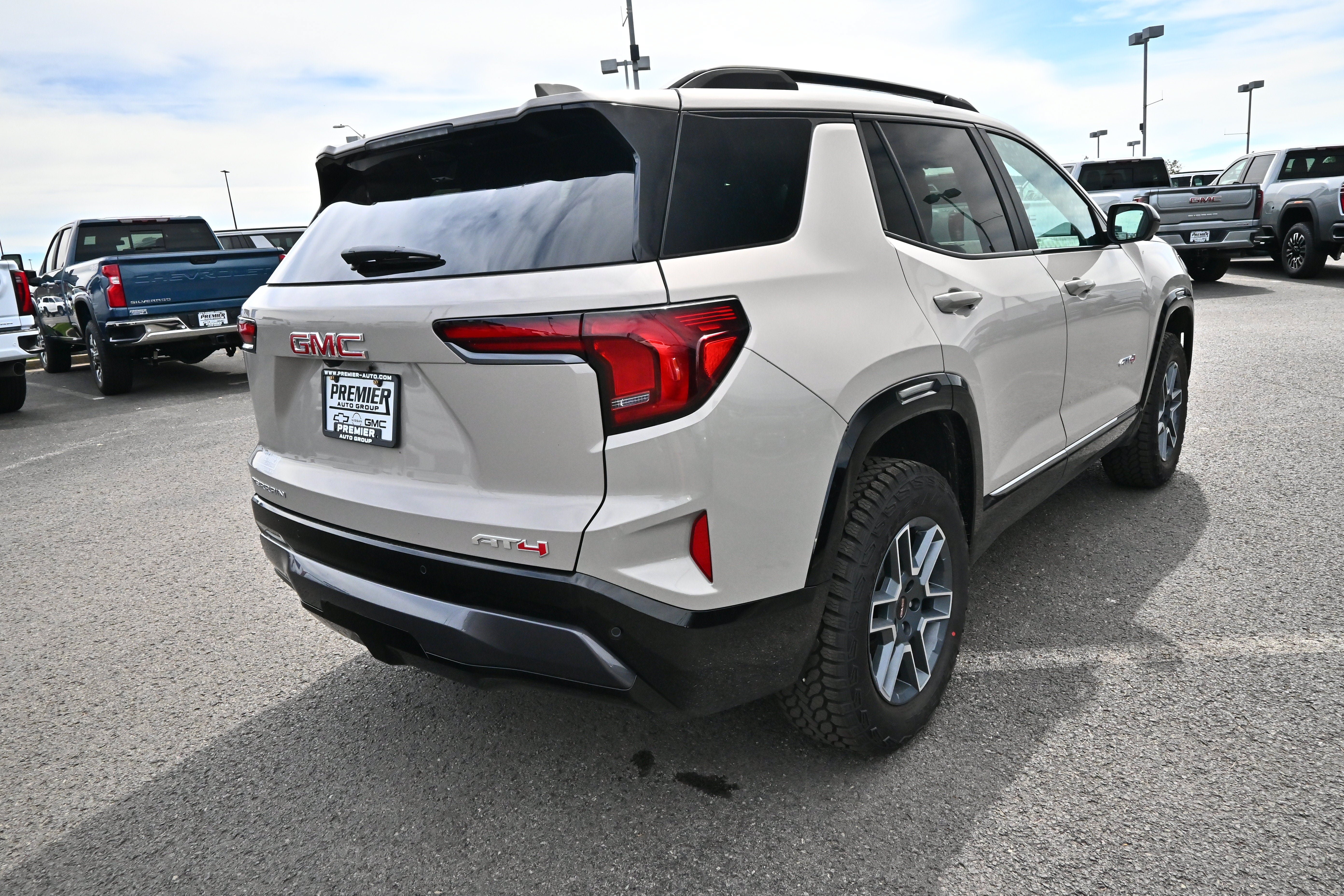 New 2027 GMC Terrain AT4 w/ Technology Package II AWD/4WD image 8