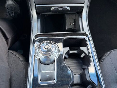 Used 2019 Ford Edge SE FWD image 16