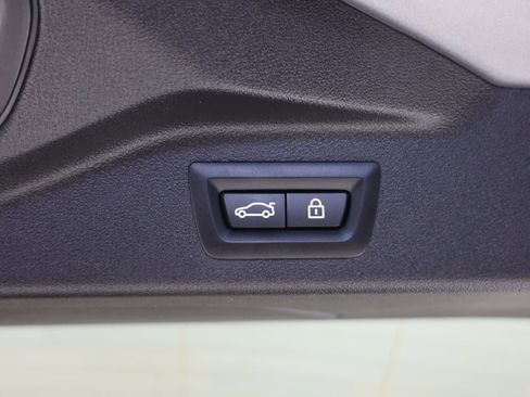 Used 2023 BMW X7 xDrive40i w/ Executive Package image 51