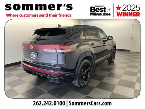 Used 2025 Volkswagen Atlas Cross Sport SEL R-Line AWD/4WD image 5