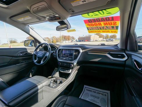 Used 2023 GMC Acadia SLT w/ Elevation Edition image 30