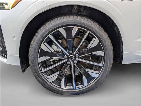 New 2026 Volvo XC60 T8 Ultra w/ Protection Package Premier AWD/4WD image 11