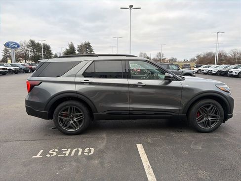 New 2026 Ford Explorer ST-Line w/ ST-Line Street Pack AWD/4WD image 6