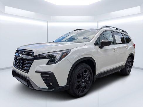 Certified 2025 Subaru Ascent Bronze Edition w/ Onyx Package AWD/4WD image 7