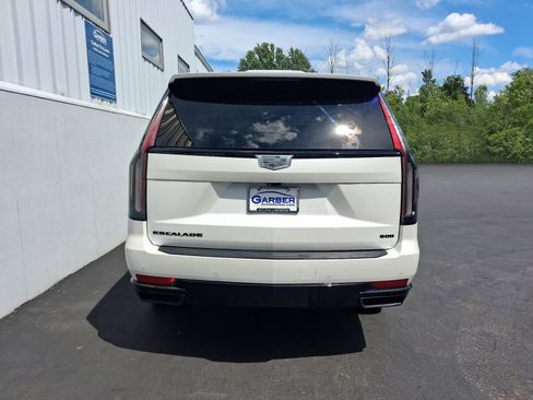 Used 2024 Cadillac Escalade Sport Platinum w/ LPO, ONYX Package AWD/4WD image 11