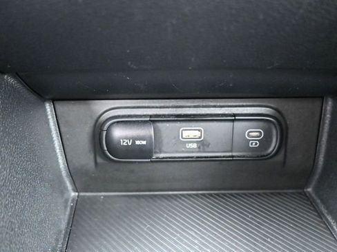 Used 2025 Kia Sportage LX image 23