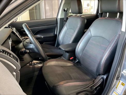 Used 2022 Mitsubishi Outlander Sport SE FWD image 3