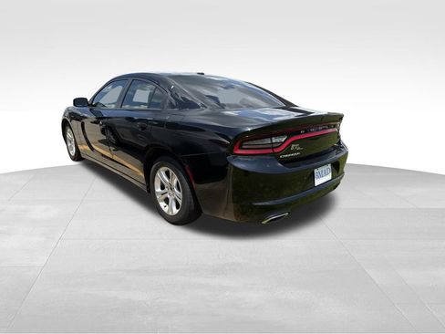 Used 2020 Dodge Charger SXT RWD image 5