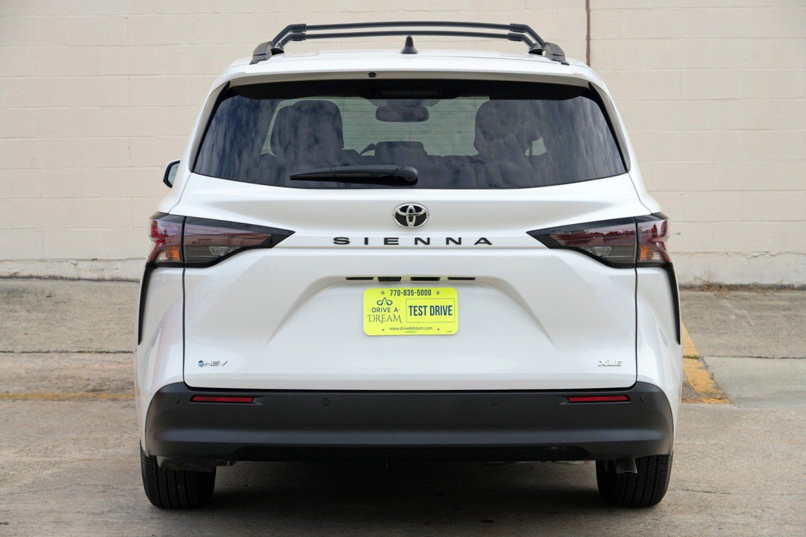 Used 2026 Toyota Sienna XLE FWD image 55