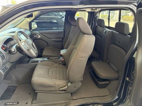 Used 2019 Nissan Frontier SV w/ Value Truck Package RWD image 13