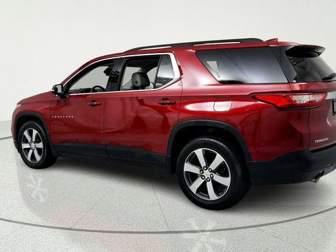 Used 2019 Chevrolet Traverse LT w/ LT Premium Package FWD image 3