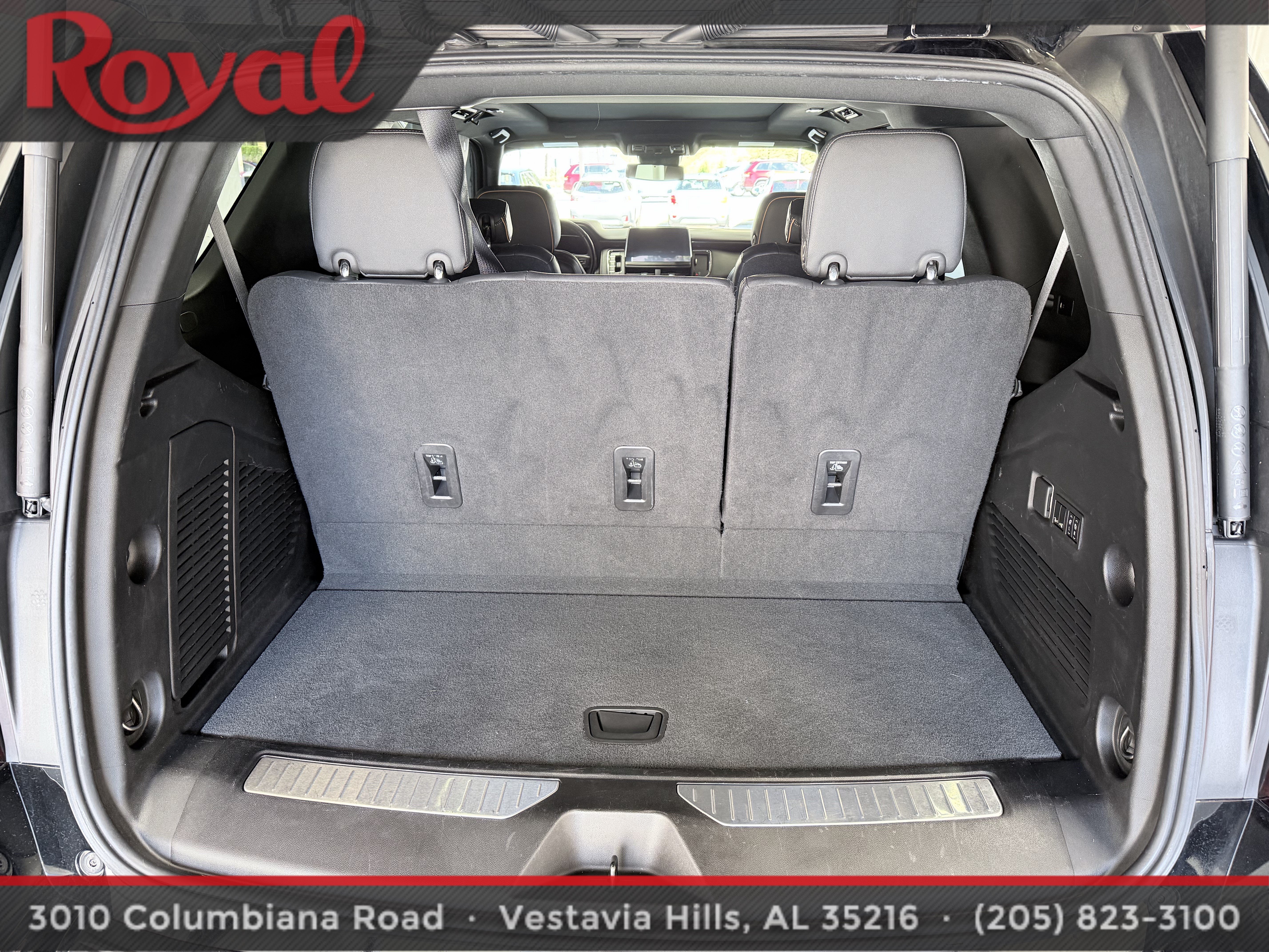 Used 2023 GMC Yukon AT4 w/ AT4 Premium Package AWD/4WD image 7