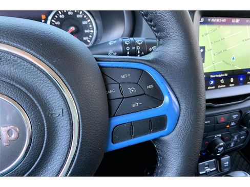 Used 2023 Jeep Renegade Altitude w/ Convenience Group I AWD/4WD image 18