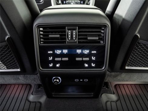 Certified 2026 Porsche Cayenne Coupe AWD/4WD image 21