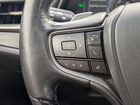 Used 2019 Lexus ES 300h w/ Premium Package image 19