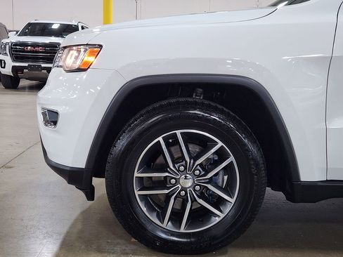 Used 2018 Jeep Grand Cherokee Limited image 5