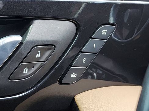Used 2019 Chevrolet Blazer Premier w/ Driver Confidence II Package FWD image 36