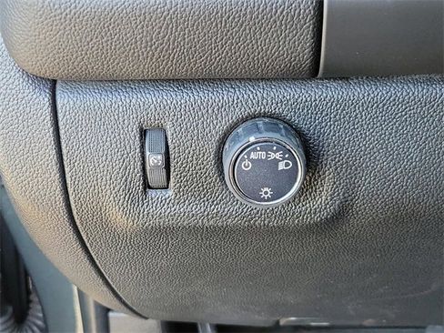 Used 2017 Chevrolet Colorado LT w/ Safety Package image 7