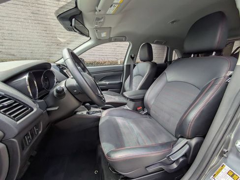 Used 2025 Mitsubishi Outlander Sport SE AWD/4WD image 24